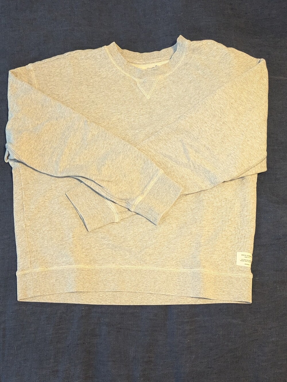 Merz B. Schwanen Women's Gray Crewneck Sweatshirt